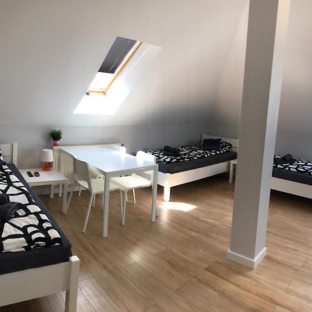 Klimatyzowane Apartamenty I Pokoje Przy Targach كيلتشي المظهر الخارجي الصورة