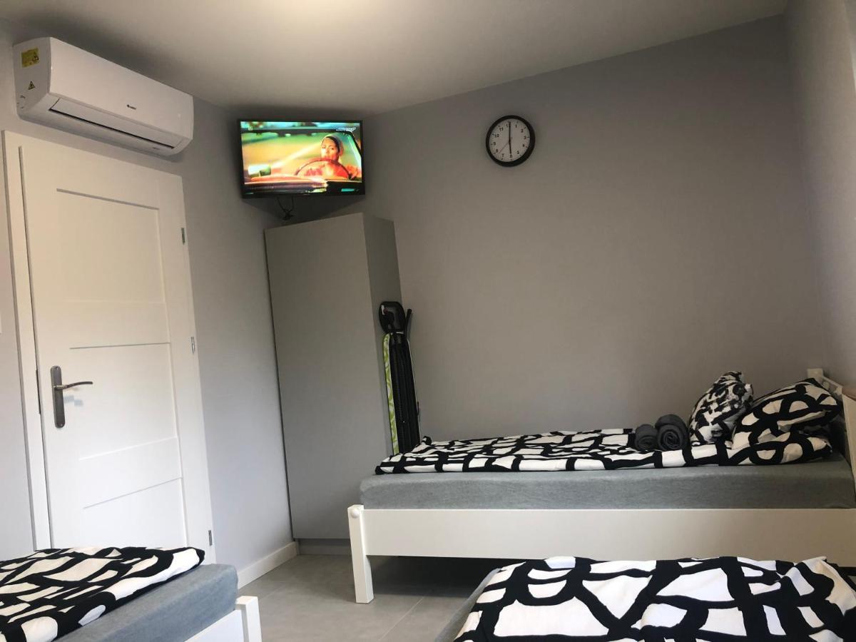 Klimatyzowane Apartamenty I Pokoje Przy Targach كيلتشي المظهر الخارجي الصورة
