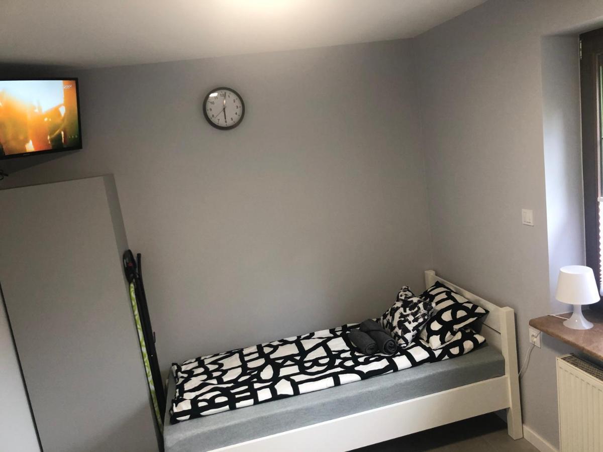 Klimatyzowane Apartamenty I Pokoje Przy Targach كيلتشي المظهر الخارجي الصورة
