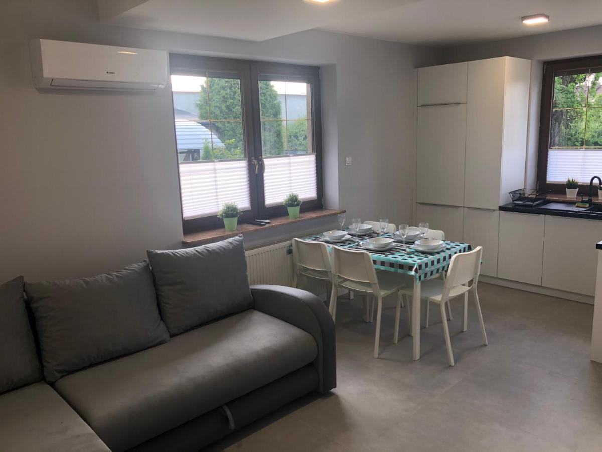 Klimatyzowane Apartamenty I Pokoje Przy Targach كيلتشي المظهر الخارجي الصورة