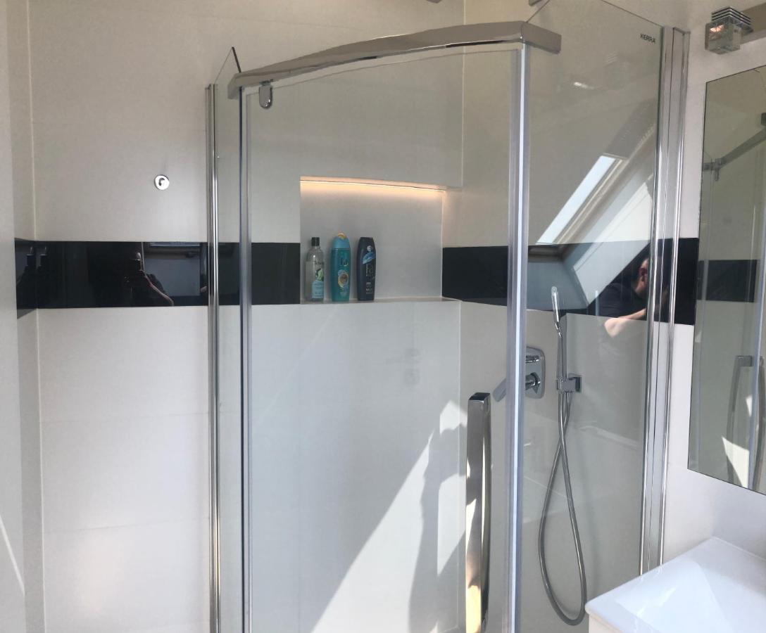 Klimatyzowane Apartamenty I Pokoje Przy Targach كيلتشي المظهر الخارجي الصورة