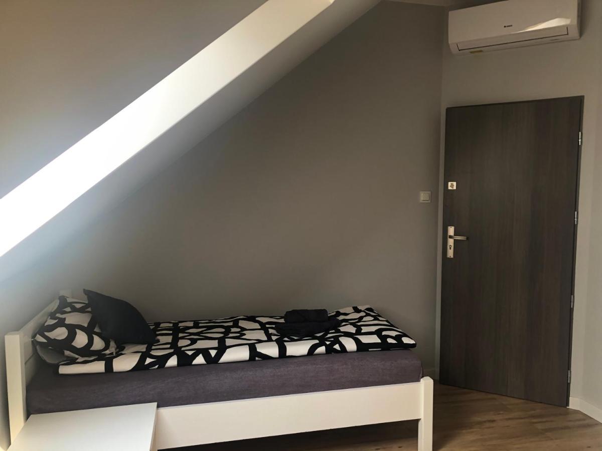 Klimatyzowane Apartamenty I Pokoje Przy Targach كيلتشي المظهر الخارجي الصورة