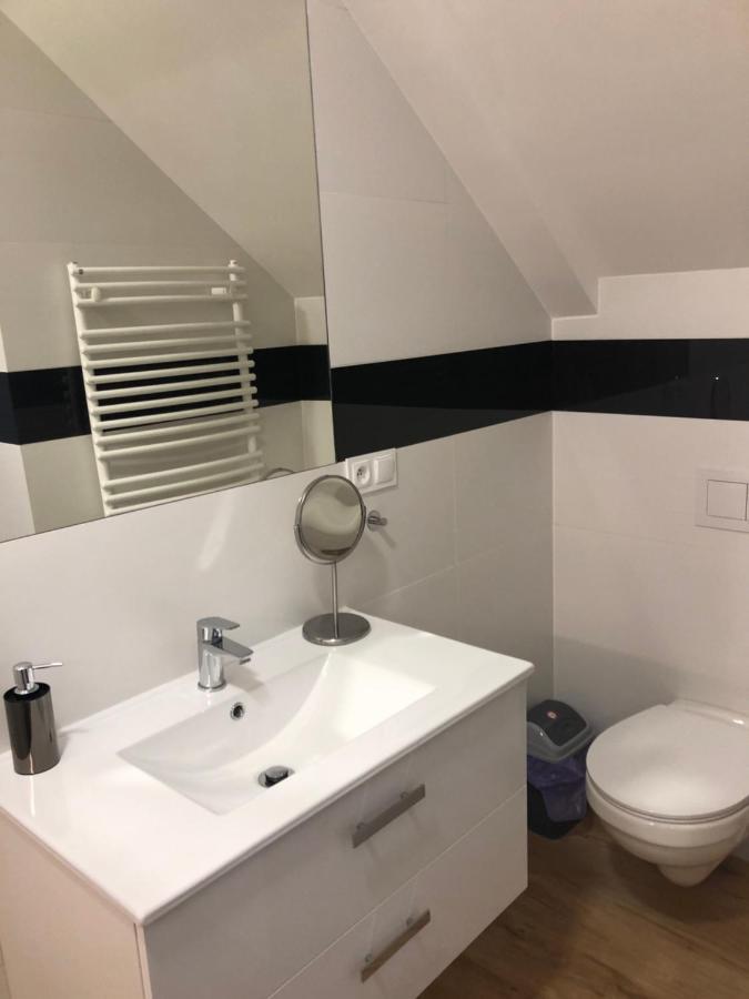 Klimatyzowane Apartamenty I Pokoje Przy Targach كيلتشي المظهر الخارجي الصورة