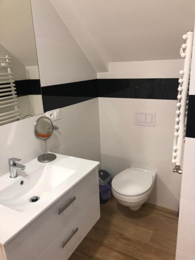 Klimatyzowane Apartamenty I Pokoje Przy Targach كيلتشي المظهر الخارجي الصورة